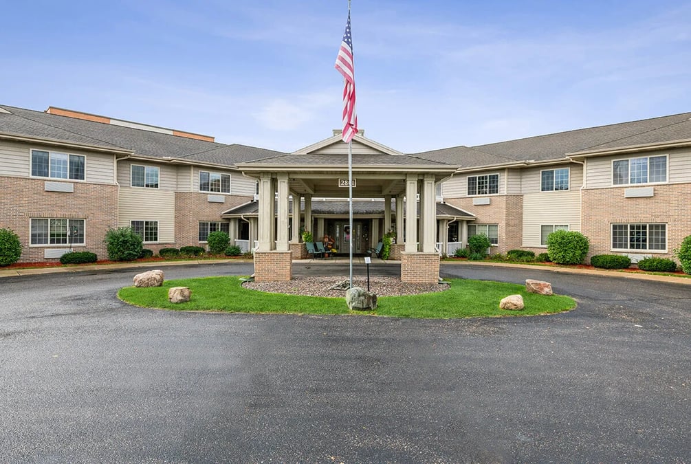 Best Retirement Community in Chippewa Falls, WI LakeHouse Chippewa Falls
